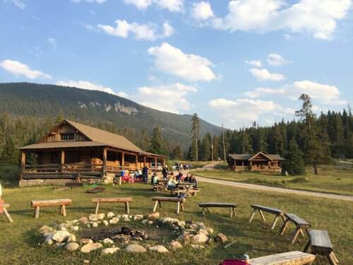 Multiple Positions available at Traditional Montana Dude Ranch for