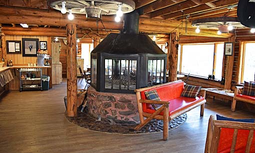 Hawley Mountain Guest Ranch - Lodge interior